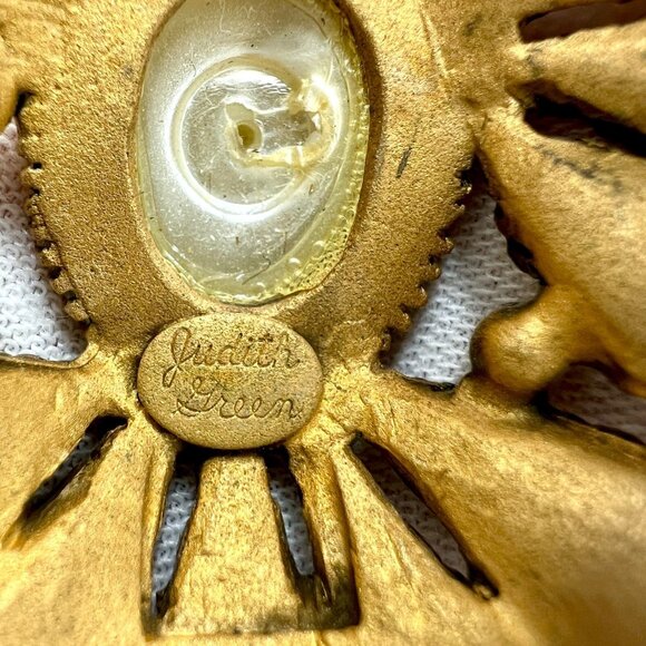 JUDITH GREEN Vintage 1960s Gold Tone Modernist Brooch Pin Rhinestones Oval Pearl - Picture 7 of 8